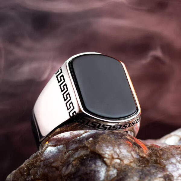 Handcrafted Pure Silver Men's Ring with Black Aqeeq