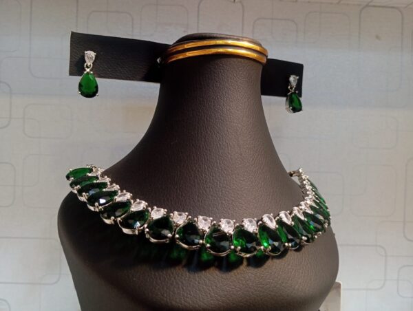 Luxury Emerald Green American Diamond Necklace Set - Image 2